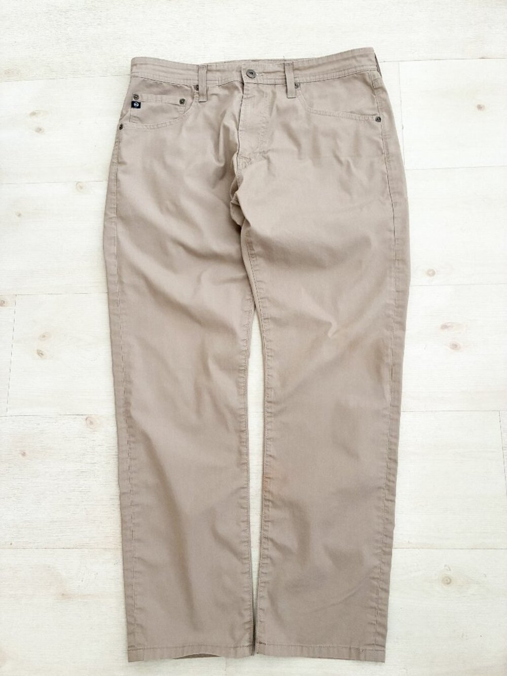 AG Tellis Modern Slim Performance Airluxe Khaki Pants Size 34